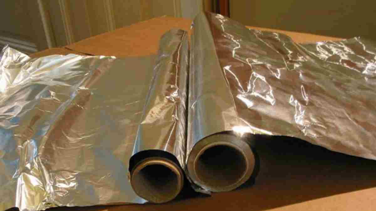 les effets de papier d’aluminium sur le corps humain