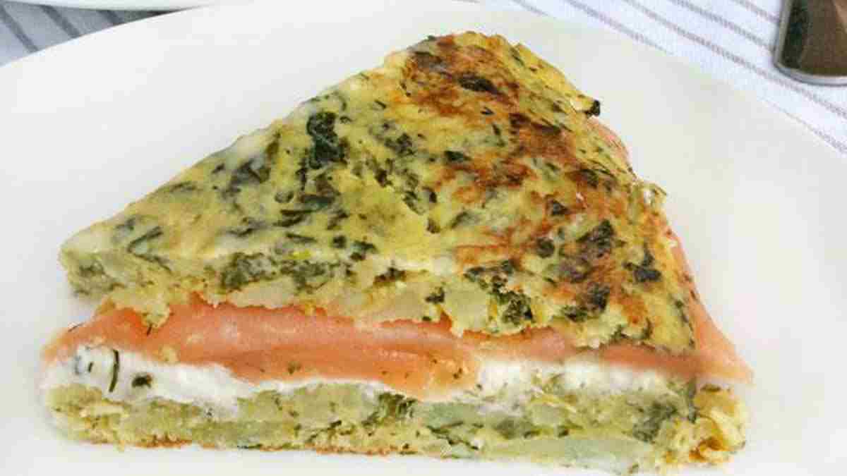 Omelette aux épinards fourrée au saumon